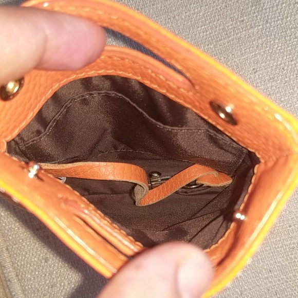 Dooney & Bourke key chain and wallet - Picture 5 of 5